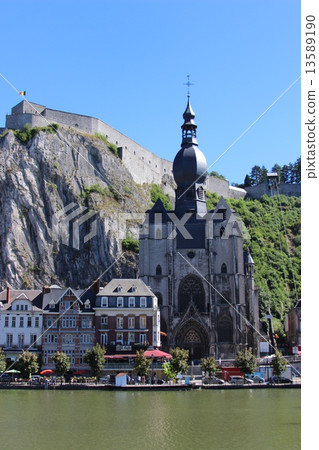 anglican, church, a castle wall 13589190
