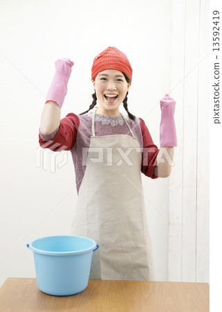 Guts pose young lady 13592419