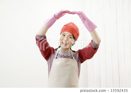 Big young lady 13592435