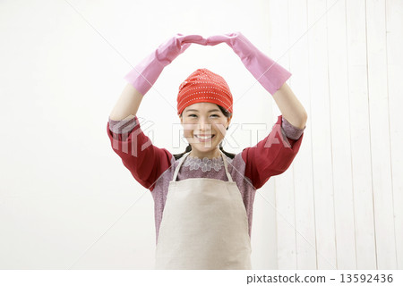 Smile full circle under cleaning 13592436