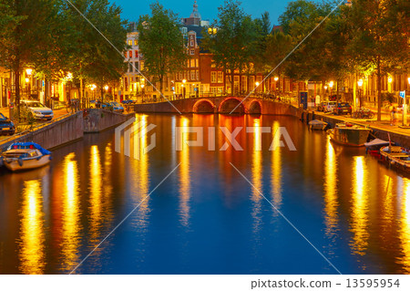 Night city view of Amsterdam canal and bridge 13595954