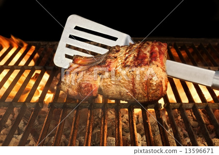 Grilled Pork Ribs 13596671