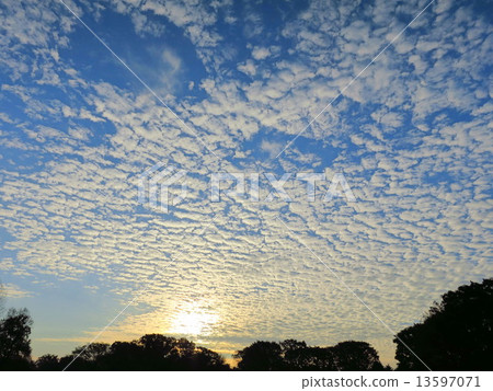 Cloud Cloud 13597071