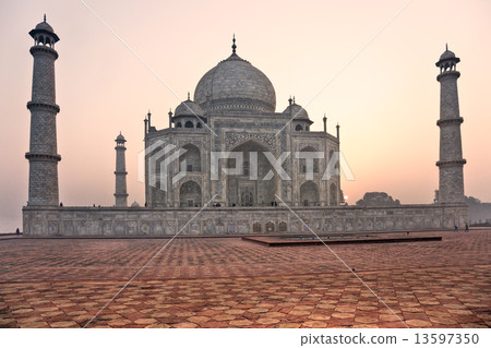 Taj Mahal at sunset, Agra, Uttar Pradesh, India. Taj Mahal at sunset, Agra, Uttar Pradesh, India. 13597350