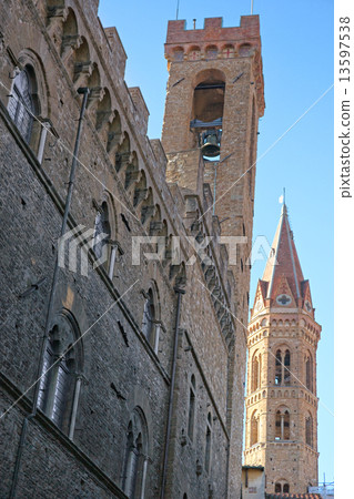 Florence, Palazzo Vecchio, piazza della Signoria. Florence, Palazzo Vecchio, piazza della Signoria. 13597538