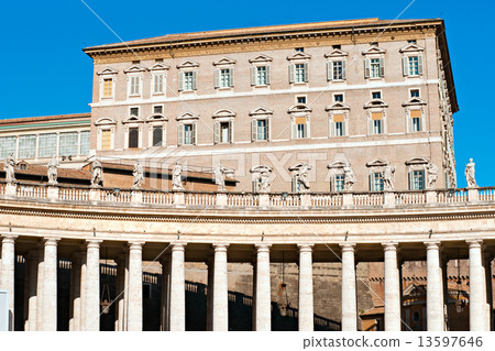 San Peter, Rome, Italy. 13597646