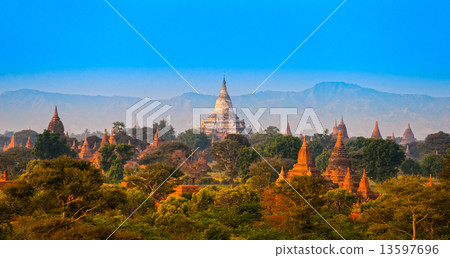 Bagan, Myanmar. 13597696