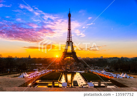 Eiffel tower at sunrise, Paris. 13597752
