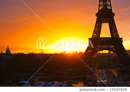 Eiffel tower at sunrise, Paris. 13597826