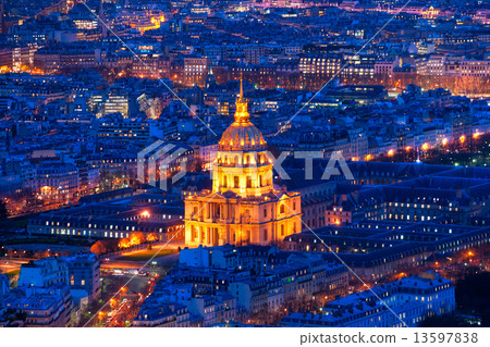 Paris at night. 13597838
