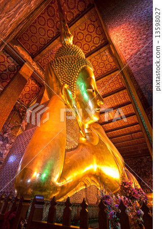 Wat Po, Bangkok, Thailandia. Wat Po, Bangkok, Thailandia. 13598027