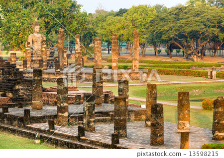 Wat Mahathat, Sukhothai, Thailand, 13598215