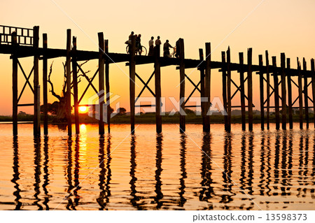 U bein bridge at Amarapura ,Mandalay, Myanmar. 13598373