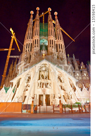 BARCELONA, SPAIN - DECEMBER 14: La Sagrada Familia - the impress BARCELONA, SPAIN - DECEMBER 14: La Sagrada Familia - the impress 13598415
