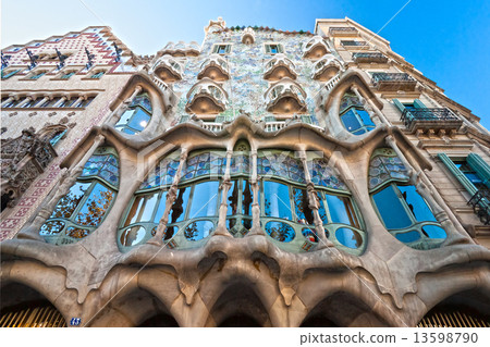 BARCELONA - DECEMBER 16: The facade of the house Casa Battlo (al 13598790