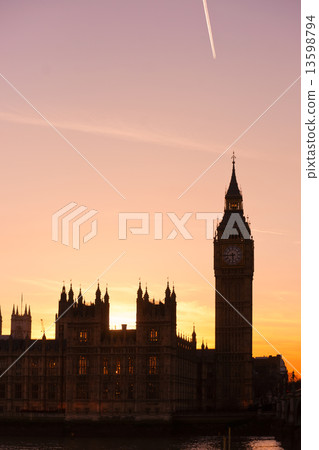 The Big Ben and the House of Parliament at sunset, London, UK. The Big Ben and the House of Parliament at sunset, London, UK. 13598794