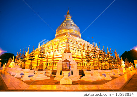 Shwezigon Paya, Bagan, Myanmar. Shwezigon Paya, Bagan, Myanmar. 13598834