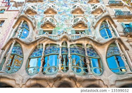 BARCELONA - DECEMBER 16: The facade of the house Casa Battlo (al 13599032