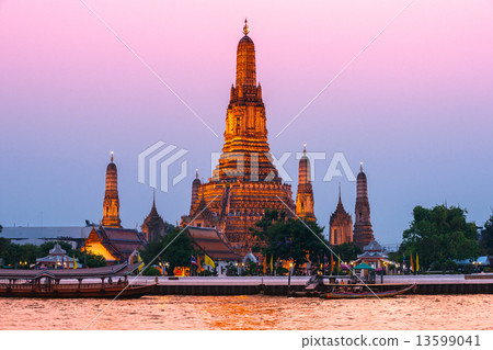 Wat Arun, Bangkok ,Thailand Wat Arun, Bangkok ,Thailand 13599041