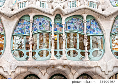 BARCELONA - DECEMBER 16: The facade of the house Casa Battlo (al 13599162