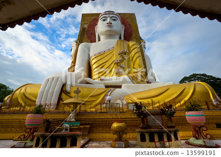 KYAIK PUN PAYA, Bago, Myanmar. KYAIK PUN PAYA, Bago, Myanmar. 13599191