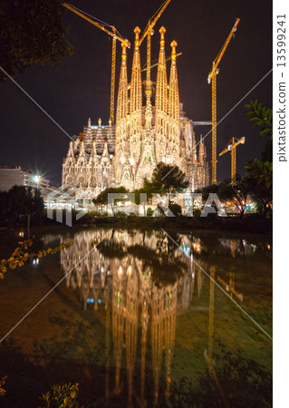 BARCELONA, SPAIN - DECEMBER 14: La Sagrada Familia - the impress 13599241