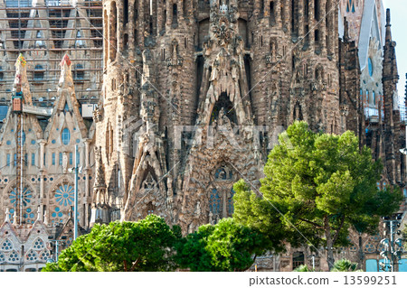 BARCELONA, SPAIN - DECEMBER 14: La Sagrada Familia - the impress 13599251