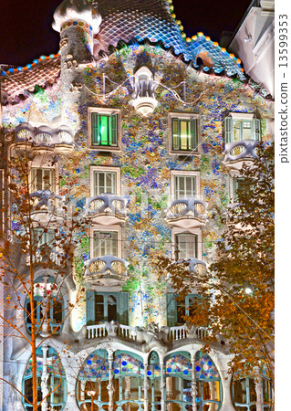 BARCELONA - DECEMBER 16: The facade of the house Casa Battlo (al 13599353