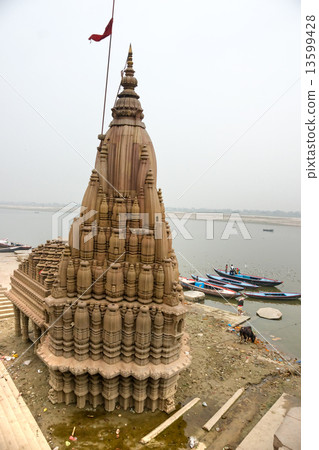 Varanasi (Benares) Varanasi (Benares) 13599428