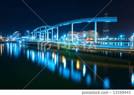 Night shot of the Rambla de Mar, barcelona, Spain. Night shot of the Rambla de Mar, barcelona, Spain. 13599443