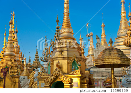 Shwedagon Paya, Yangoon, Myanmar. Shwedagon Paya, Yangoon, Myanmar. 13599569