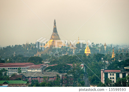 Shwedagon Paya, Yangoon, Myanmar. 13599593