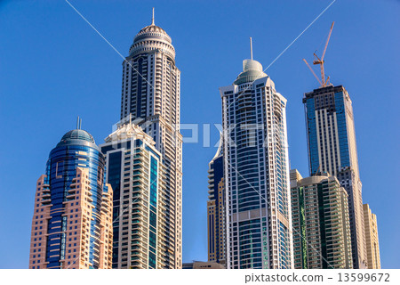 Dubai Marina. 13599672