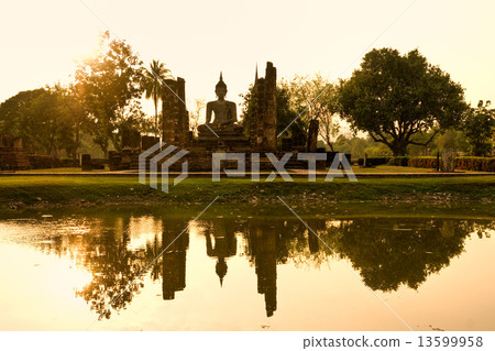 Wat Mahathat, Sukhothai, Thailand, 13599958