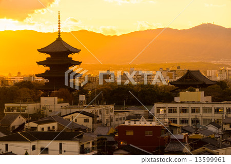 To-ji temple, Kyoto, Japan 13599961