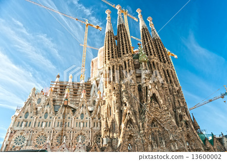 BARCELONA, SPAIN - DECEMBER 14: La Sagrada Familia - the impress 13600002