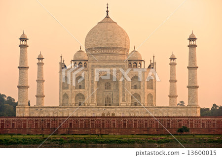Taj Mahal at sunrise, Agra, Uttar Pradesh, India. 13600015