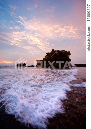 Borobudur Temple, Yogyakarta, Java, Indonesia. Borobudur Temple, Yogyakarta, Java, Indonesia. 13600297