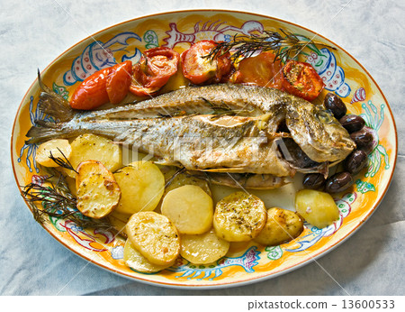 Fresh fish cooked in owen Fresh fish cooked in owen 13600533