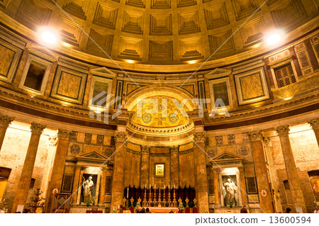 Inside the Pantheon, Rome, Italy. 13600594