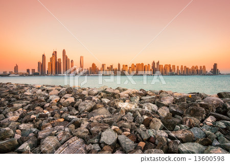 Dubai Marina. 13600598