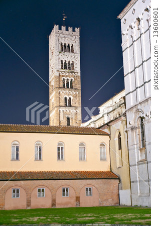 Lucca - view of St Martin's Cathedral. Tuscany, italy. 13600601