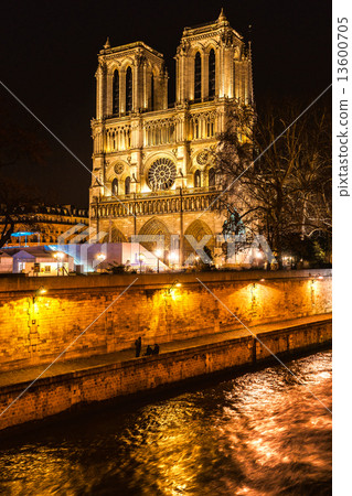 Notre dame de Paris, France. Notre dame de Paris, France. 13600705