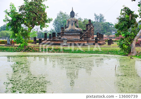 Wat Mahathat, Sukhothai, Thailand, 13600739