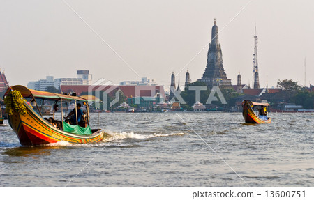 Wat Arun 13600751