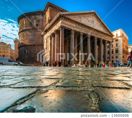Inside the Pantheon, Rome, Italy. 13600806