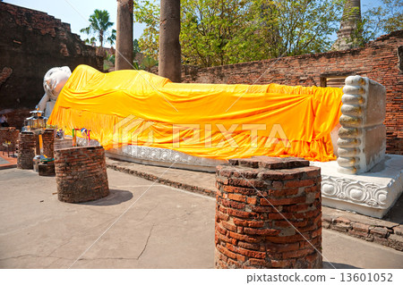 Ruined Old Temple of Ayuthaya, Thailand, 13601052