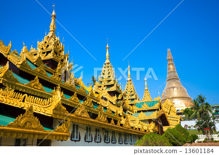 Shwedagon Paya, Yangoon, Myanmar. 13601184