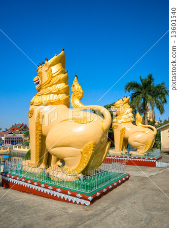 Shwedagon Paya, Yangoon, Myanmar. 13601540