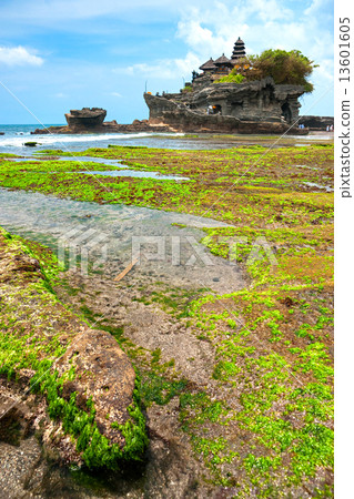 The Tanah Lot Temple, Bali, Indonesia. 13601605